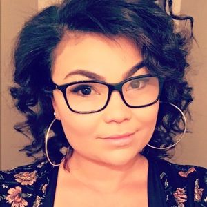 Meet your Posher, Tabitha